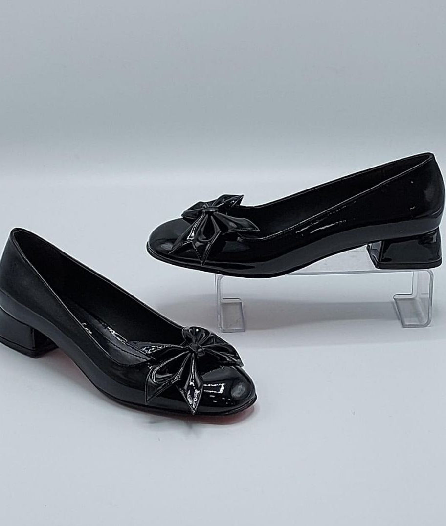 BNS Black bow heeled ballerinas